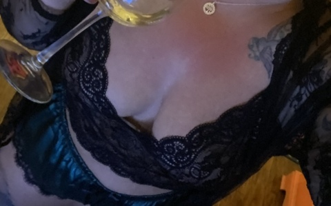 heartsfromohio OnlyFans - Free Access to 32 Videos & 92 Photos Onlyfans Free Access
