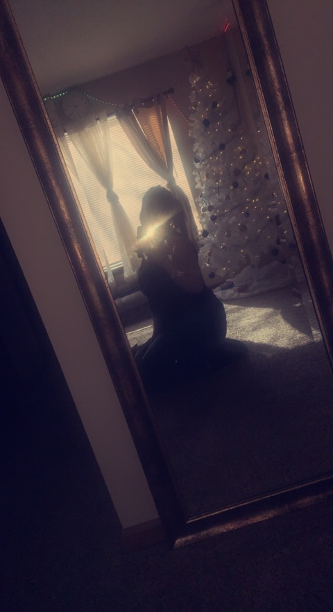 holly_rose22 OnlyFans - Free Access to 32 Videos & 49 Photos Onlyfans Free Access