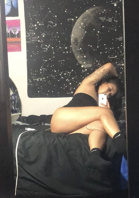 hollydayseason OnlyFans - Free Access to 32 Videos & 49 Photos Onlyfans Free Access
