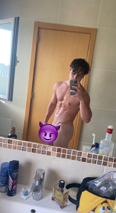 holoboii OnlyFans - Free Access to 32 Videos & 49 Photos Onlyfans Free Access
