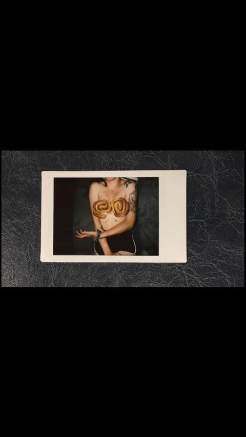 hotgirlseatingfood OnlyFans - Free Access to 32 Videos & 49 Photos Onlyfans Free Access