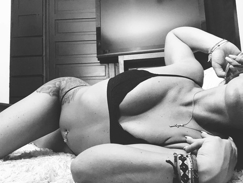 iiitsnoelleee OnlyFans - Free Access to 32 Videos & 49 Photos Onlyfans Free Access