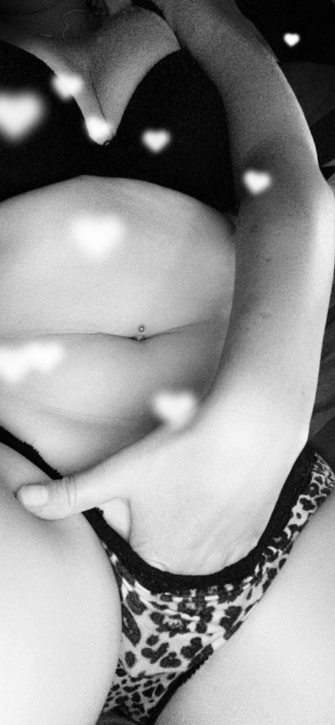 iowahottie79 OnlyFans - Free Access to 32 Videos & 53 Photos Onlyfans Free Access