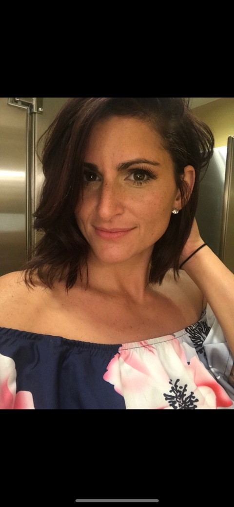 is_it_her OnlyFans - Free Access to 32 Videos & 49 Photos Onlyfans Free Access