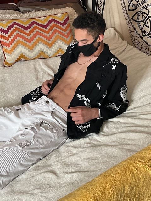 isaiahblades11 OnlyFans - Free Access to 32 Videos & 49 Photos Onlyfans Free Access