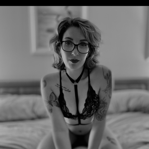 itsickyvickii OnlyFans - Free Access to 32 Videos & 104 Photos Onlyfans Free Access