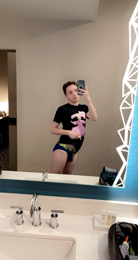 itsjustintom OnlyFans - Free Access to 32 Videos & 49 Photos Onlyfans Free Access
