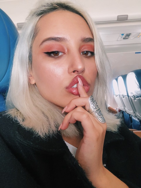 itsmia OnlyFans - Free Access to 32 Videos & 49 Photos Onlyfans Free Access