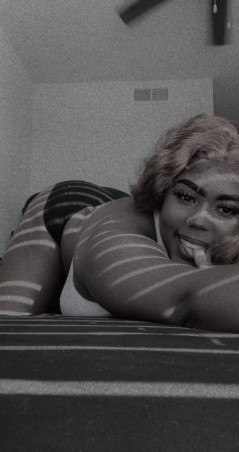itsmobitchh OnlyFans - Free Access to 32 Videos & 49 Photos Onlyfans Free Access