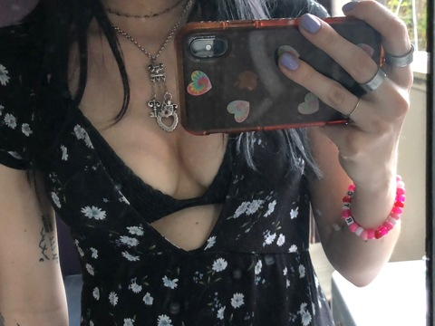 izzyyamorr OnlyFans - Free Access to 32 Videos & 49 Photos Onlyfans Free Access