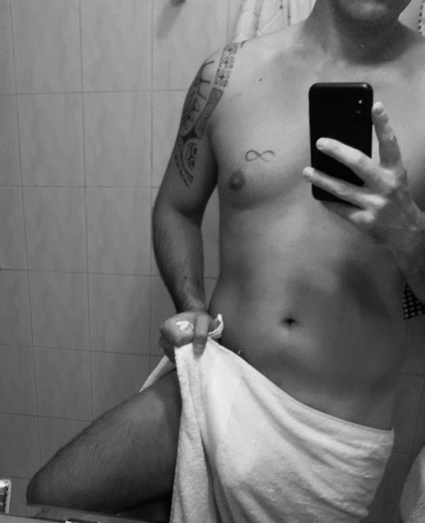 julyan89 OnlyFans - Free Access to 32 Videos & 49 Photos Onlyfans Free Access