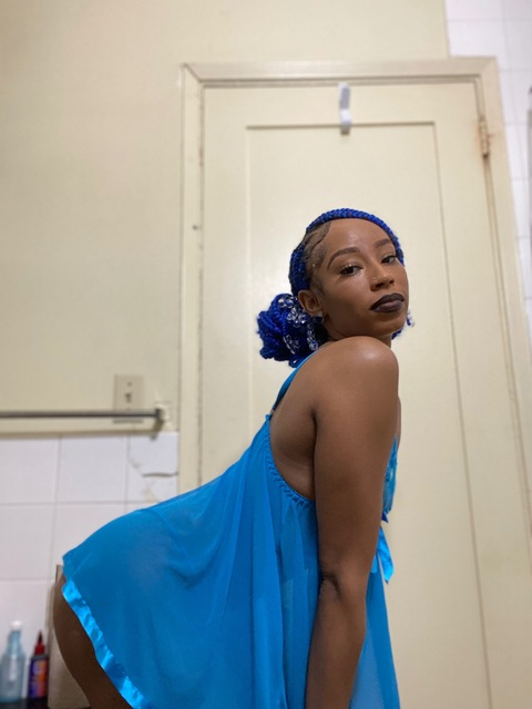 kapriceeeeee OnlyFans - Free Access to 32 Videos & 49 Photos Onlyfans Free Access