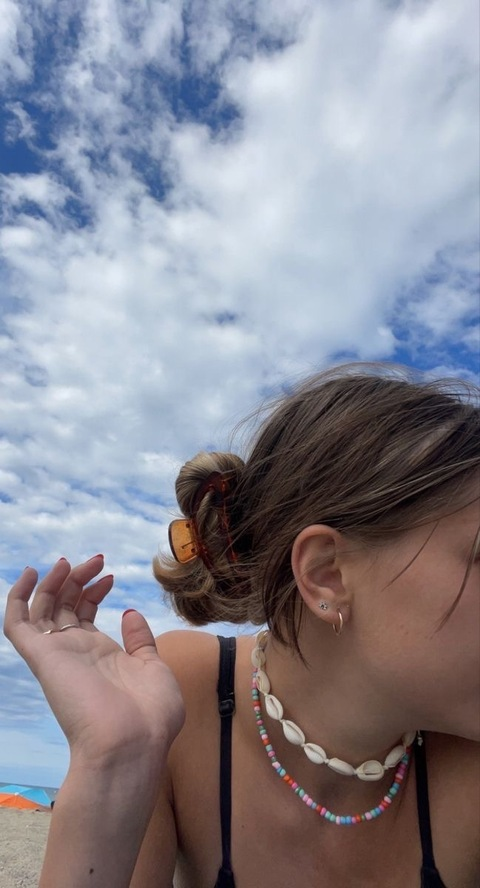 karely_21 OnlyFans - Free Access to 32 Videos & 49 Photos Onlyfans Free Access