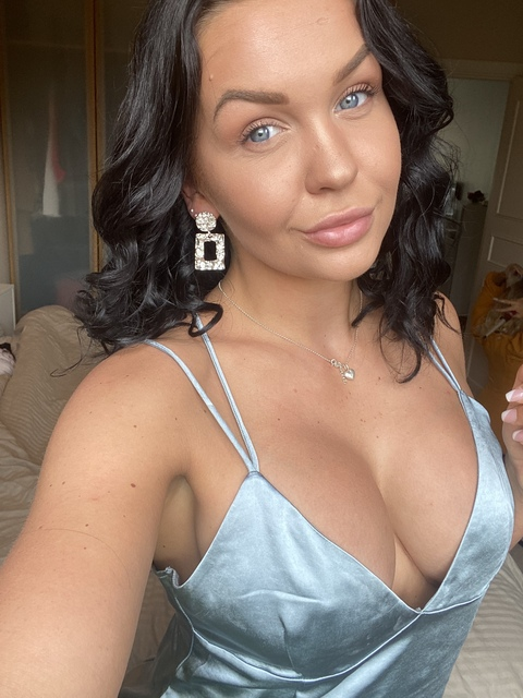 karinx OnlyFans - Free Access to 32 Videos & 49 Photos Onlyfans Free Access