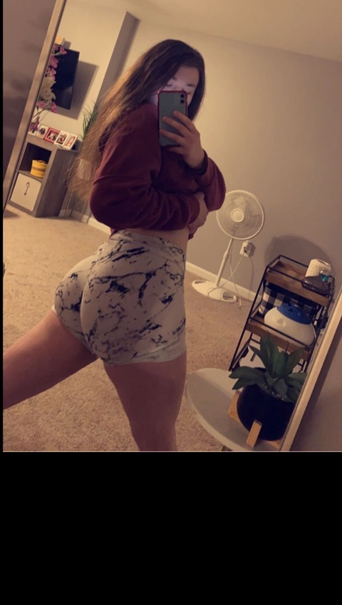 kellybrady610 OnlyFans - Free Access to 32 Videos & 49 Photos Onlyfans Free Access