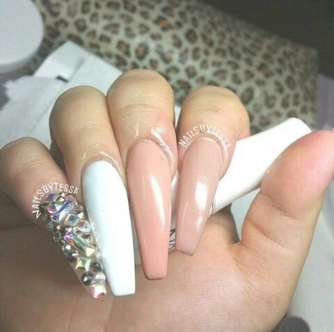 kiana2988 OnlyFans - Free Access to 32 Videos & 49 Photos Onlyfans Free Access