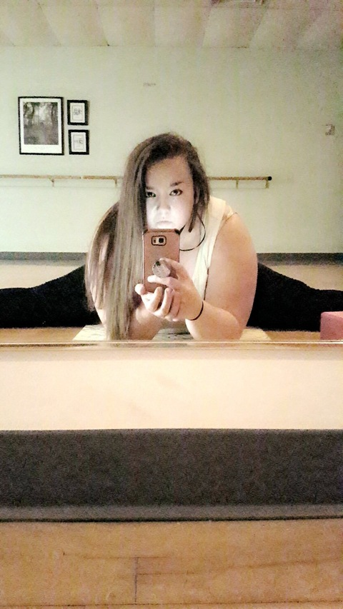 kybratlexie OnlyFans - Free Access to 32 Videos & 49 Photos Onlyfans Free Access