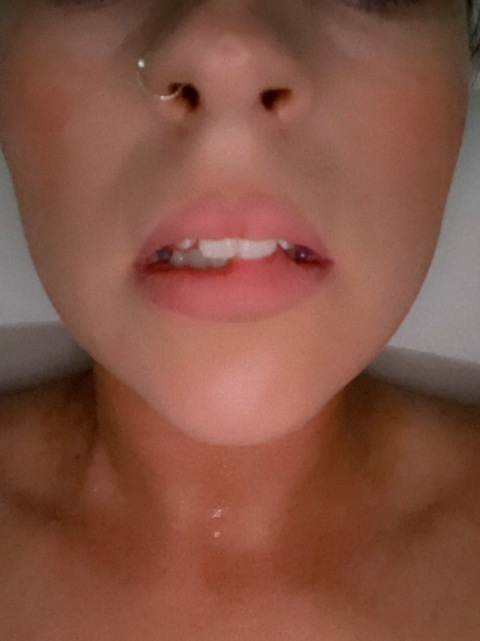 lana.rainxo OnlyFans - Free Access to 32 Videos & 49 Photos Onlyfans Free Access