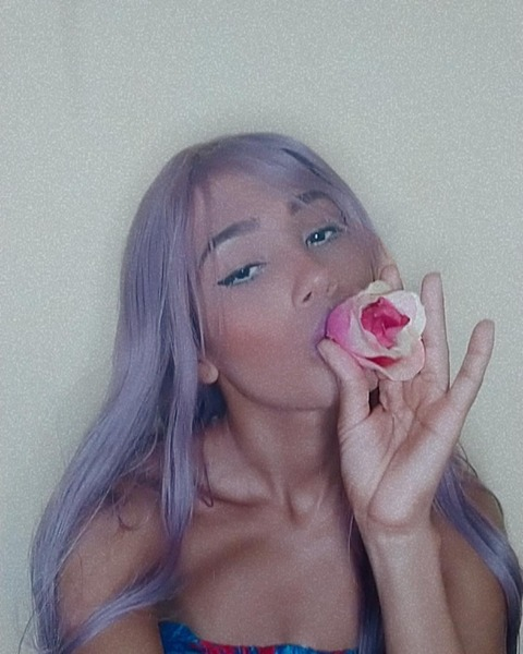 larahurgles OnlyFans - Free Access to 32 Videos & 67 Photos Onlyfans Free Access