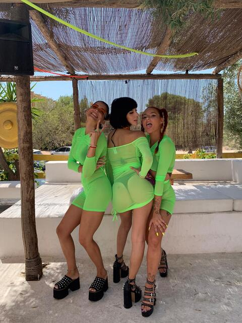 las_supernenas OnlyFans - Free Access to 32 Videos & 49 Photos Onlyfans Free Access