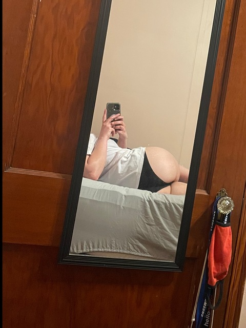 laughinglana OnlyFans - Free Access to 32 Videos & 49 Photos Onlyfans Free Access