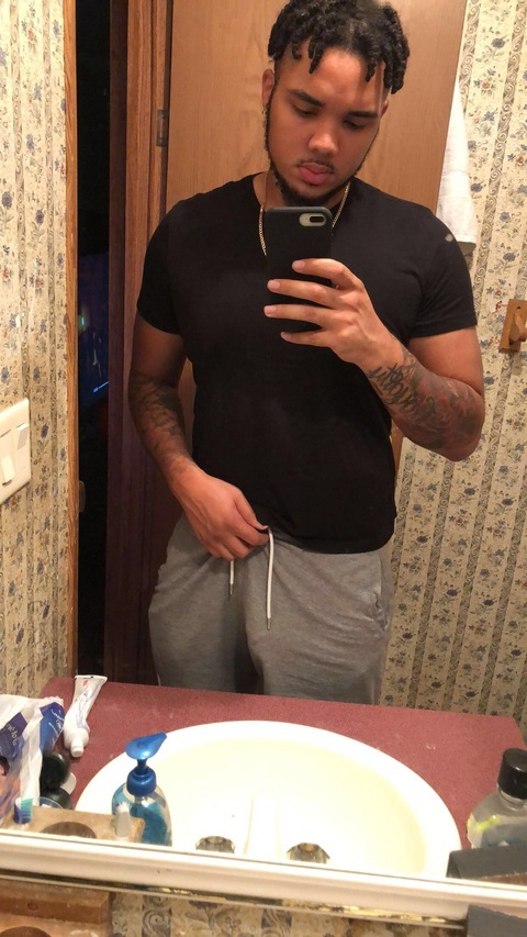 lightskinpapi100 OnlyFans - Free Access to 32 Videos & 49 Photos Onlyfans Free Access