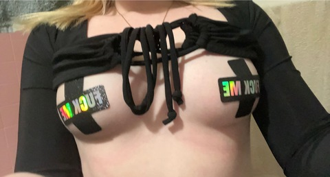 liltittyhailes OnlyFans - Free Access to 32 Videos & 49 Photos Onlyfans Free Access