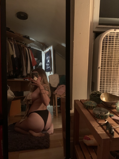 littl_sin OnlyFans - Free Access to 32 Videos & 49 Photos Onlyfans Free Access