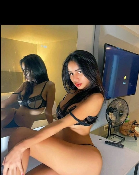 lizzyladyboy1bkk OnlyFans - Free Access to 32 Videos & 49 Photos Onlyfans Free Access