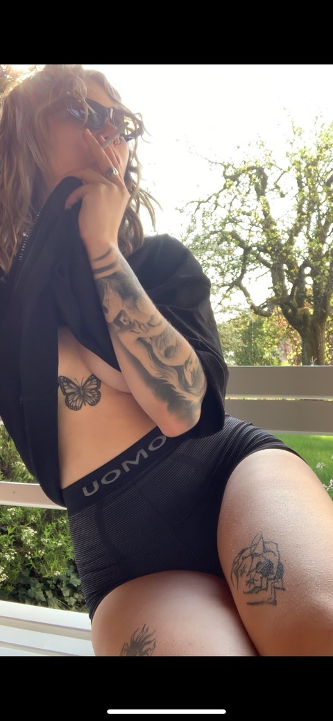 lizzylike OnlyFans - Free Access to 32 Videos & 49 Photos Onlyfans Free Access