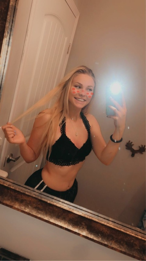 lizzzz88 OnlyFans - Free Access to 32 Videos & 49 Photos Onlyfans Free Access