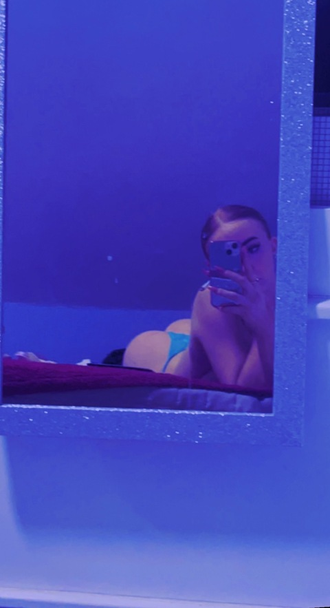 llsmithx OnlyFans - Free Access to 32 Videos & 49 Photos Onlyfans Free Access