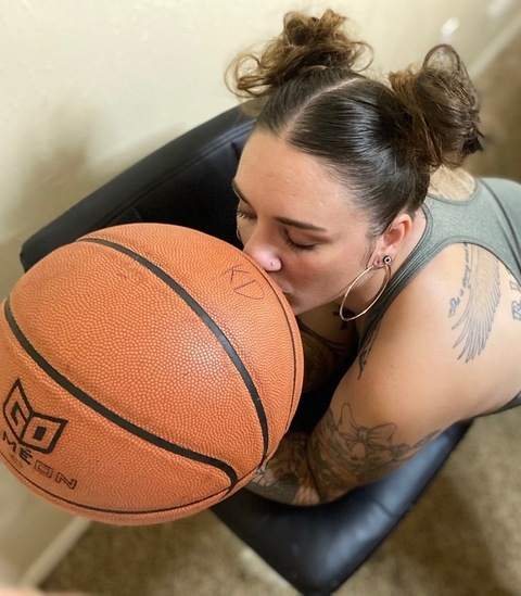 lolakinxx OnlyFans - Free Access to 32 Videos & 49 Photos Onlyfans Free Access