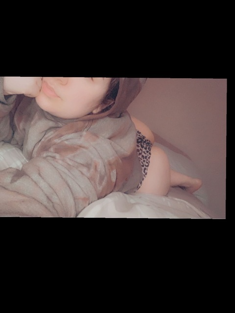 lolathic OnlyFans - Free Access to 32 Videos & 49 Photos Onlyfans Free Access