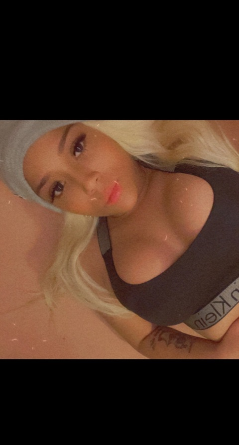 lolaventura OnlyFans - Free Access to 32 Videos & 49 Photos Onlyfans Free Access