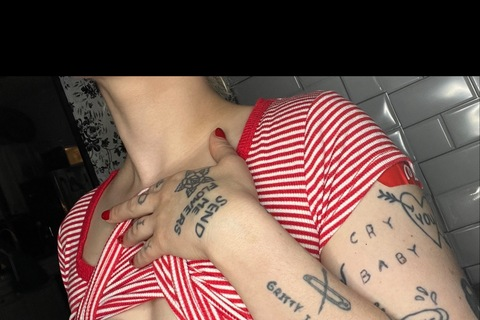 lonelygirl1234 OnlyFans - Free Access to 32 Videos & 49 Photos Onlyfans Free Access