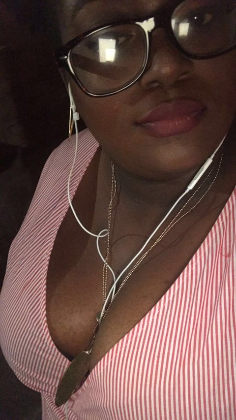 lorina OnlyFans - Free Access to 32 Videos & 49 Photos Onlyfans Free Access