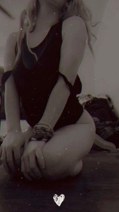 lunastardustxo OnlyFans - Free Access to 32 Videos & 49 Photos Onlyfans Free Access