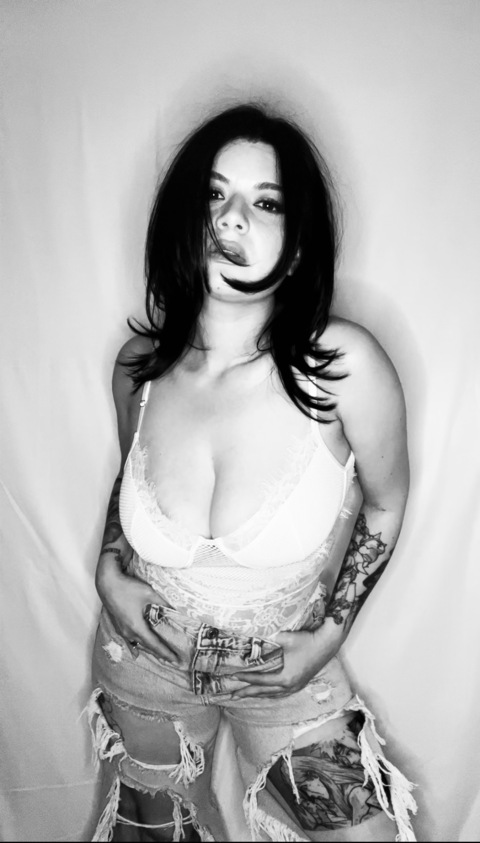 lyssalovesu OnlyFans - Free Access to 32 Videos & 49 Photos Onlyfans Free Access