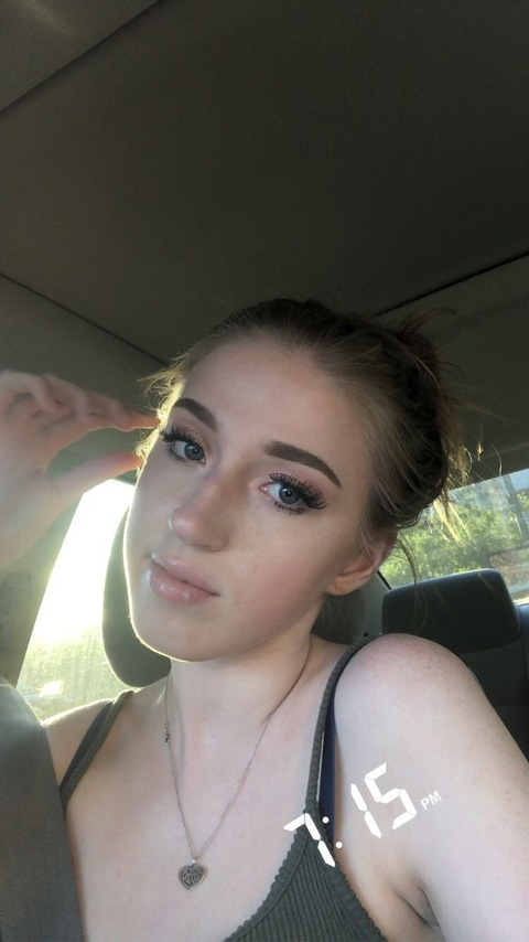 lyysssb OnlyFans - Free Access to 32 Videos & 148 Photos Onlyfans Free Access