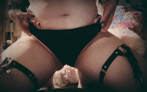 m3llyb3ans OnlyFans - Free Access to 91 Videos & 3118 Photos Onlyfans Free Access