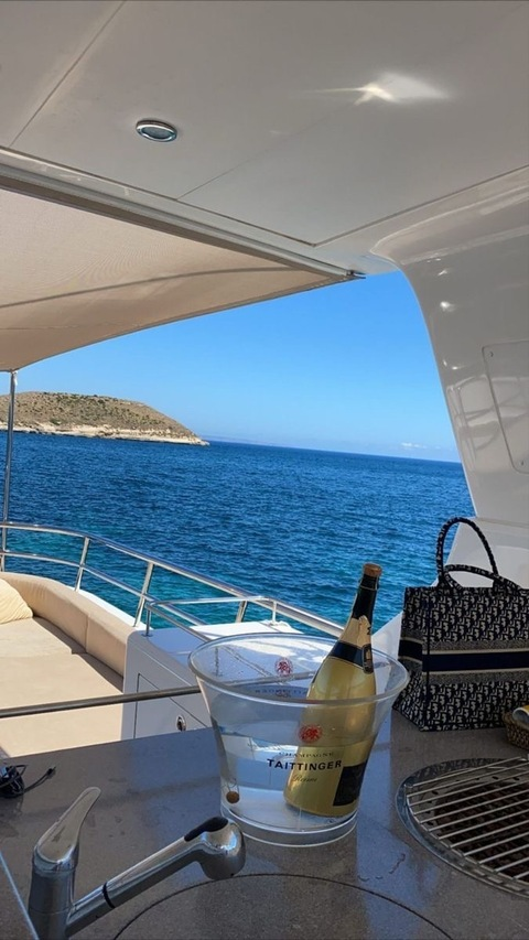 madasmadison OnlyFans - Free Access to 32 Videos & 49 Photos Onlyfans Free Access