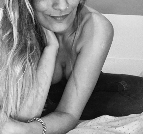 martugomez OnlyFans - Free Access to 32 Videos & 49 Photos Onlyfans Free Access