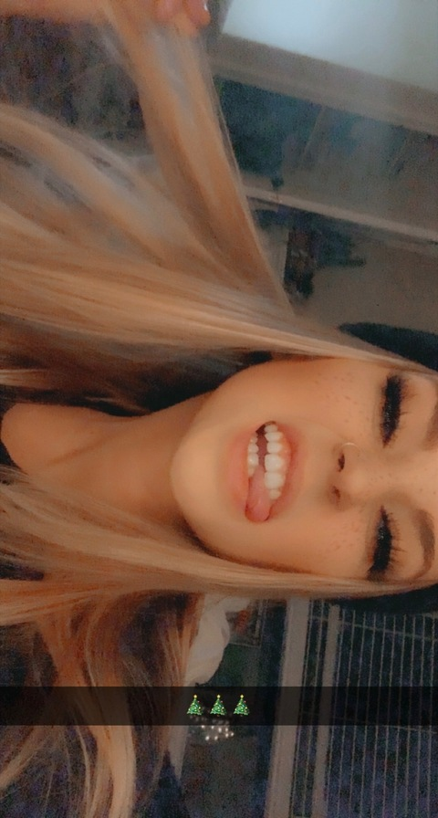 mayvencrush OnlyFans - Free Access to 32 Videos & 49 Photos Onlyfans Free Access
