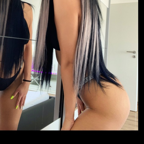 medeea_larisa OnlyFans - Free Access to 137 Videos & 147 Photos Onlyfans Free Access