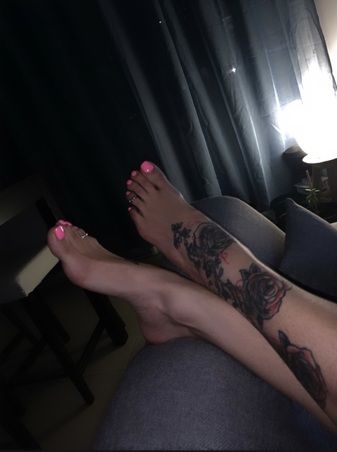 meifrenchfeet OnlyFans - Free Access to 32 Videos & 64 Photos Onlyfans Free Access