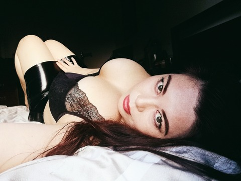 miss_redx OnlyFans - Free Access to 32 Videos & 132 Photos Onlyfans Free Access