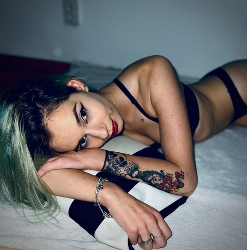 misshaze99 OnlyFans - Free Access to 32 Videos & 50 Photos Onlyfans Free Access
