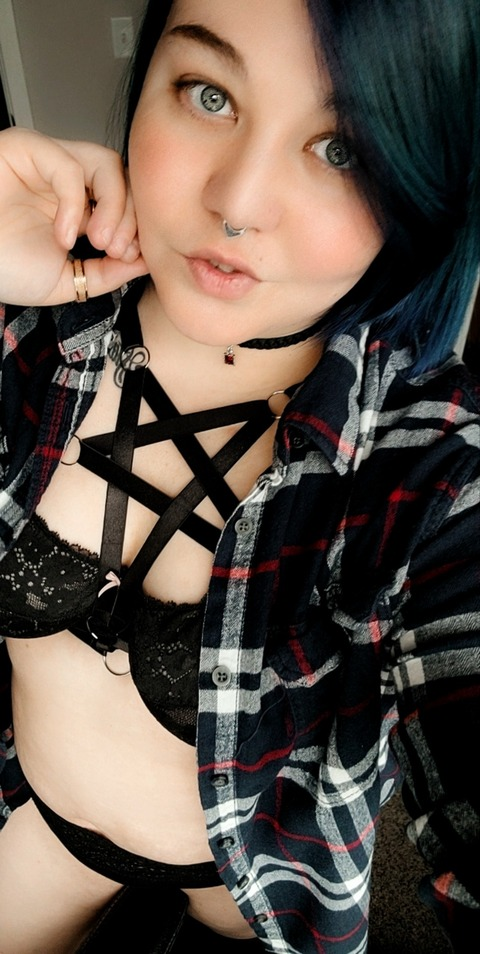 missmischief13 OnlyFans - Free Access to 32 Videos & 50 Photos Onlyfans Free Access