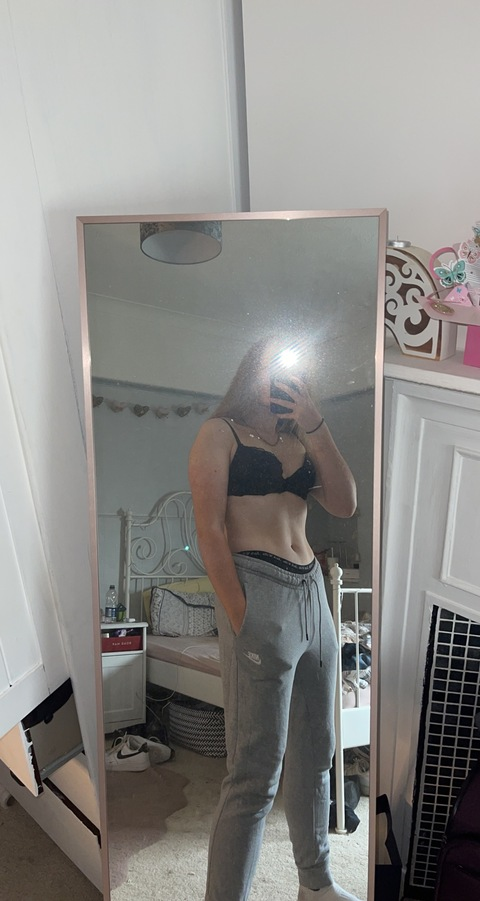molsfrances OnlyFans - Free Access to 32 Videos & 49 Photos Onlyfans Free Access